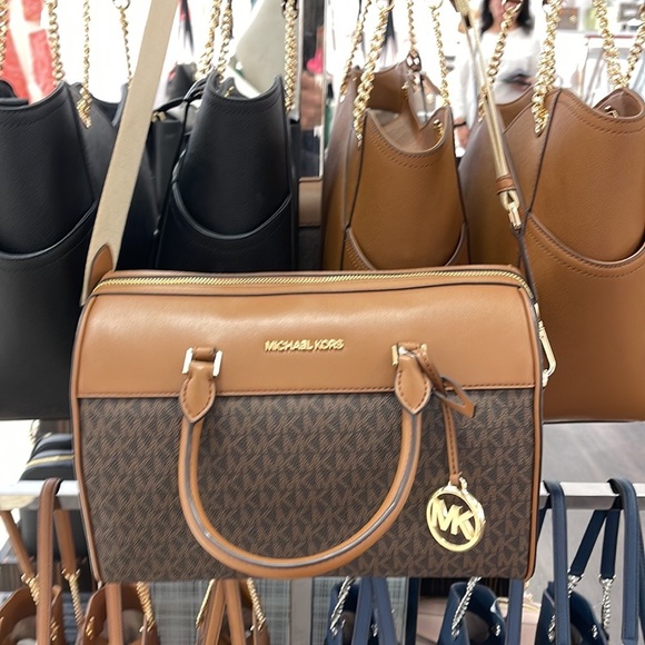 Michael Kors med Duffel Travel - Leather/Coated
35S2GTFU2B
BROWN
MD DUFFLE NWT - Picture 7 of 16